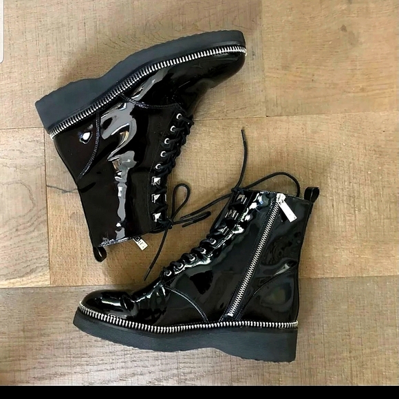 Michael Kors Combat Boots - Picture 1 of 4